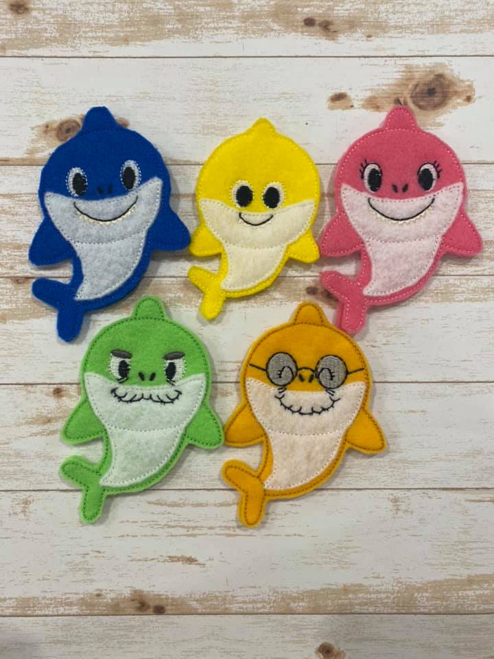 Baby Shark Family Finger Puppet Set